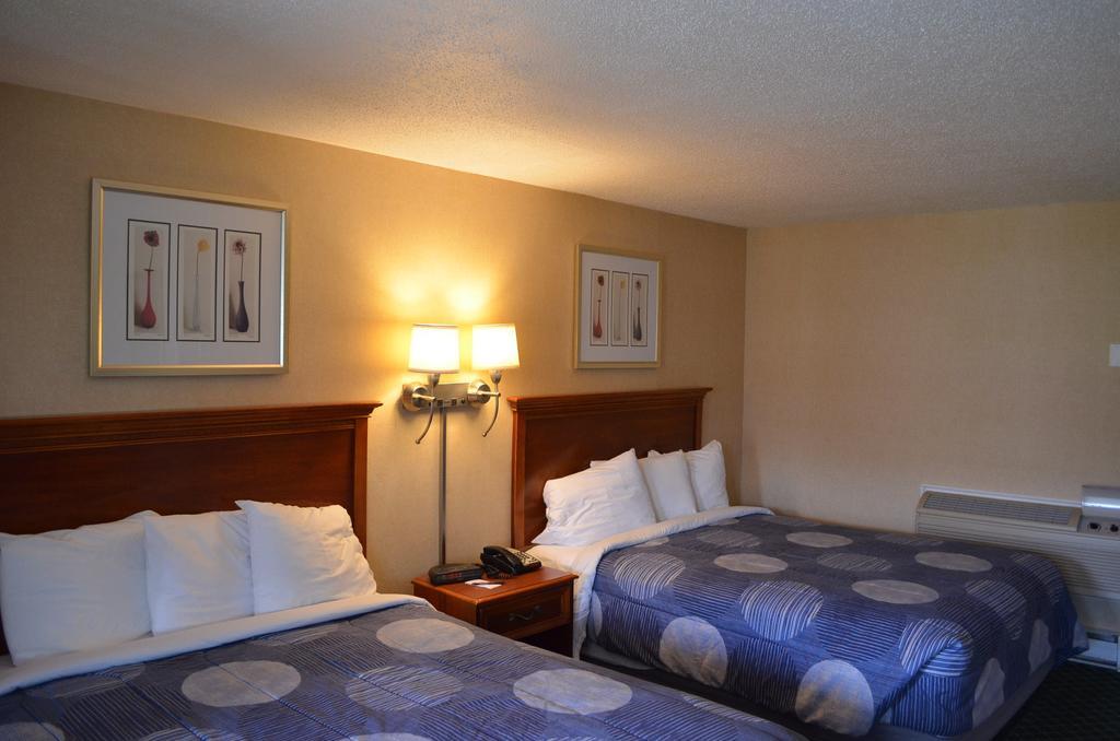 Hyannis Host Inn Esterno foto