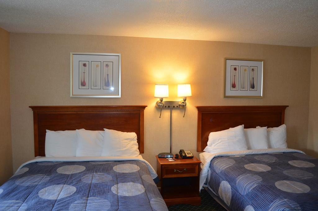 Hyannis Host Inn Esterno foto